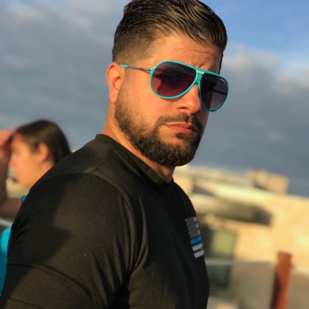 Meet your Posher, Farid